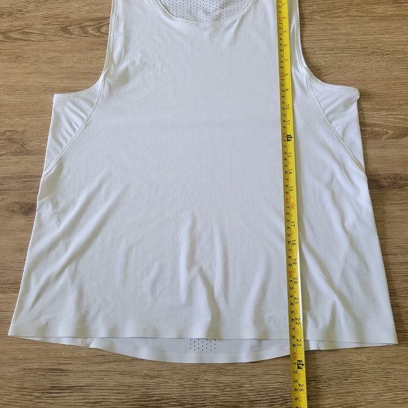 Lululemon Run On tank - Picture 7 of 7